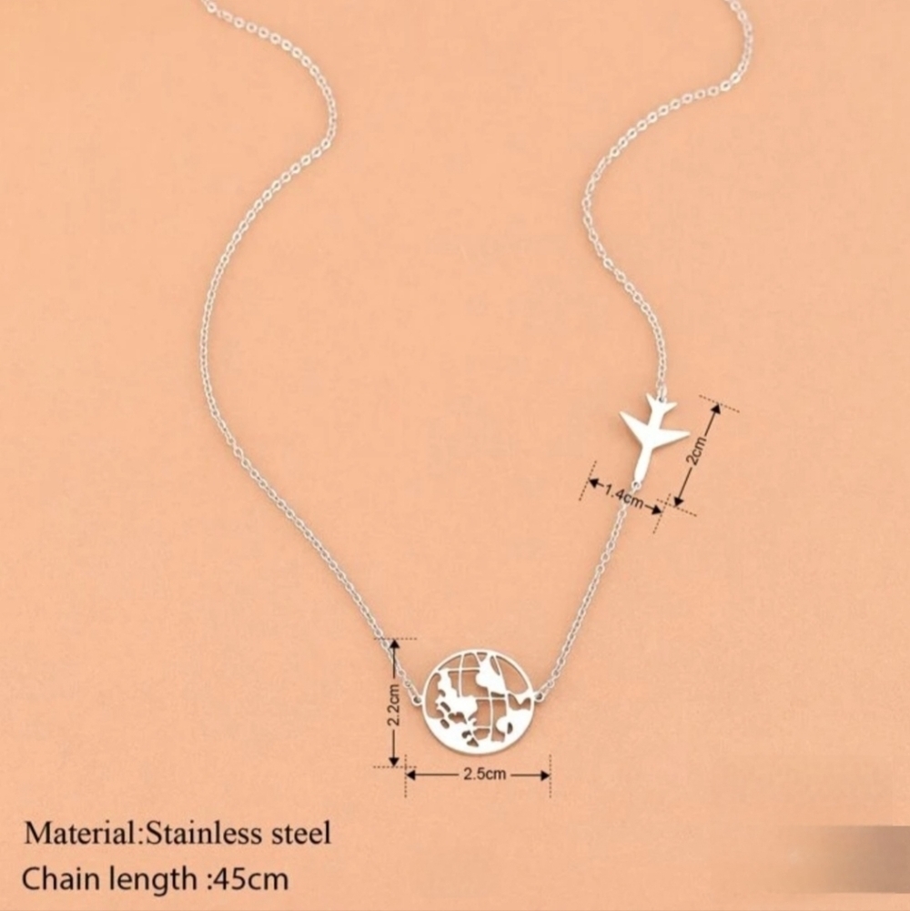 ‼️NEW IN‼️Elegant Silver Globe Pendant Necklace - Picture 5 of 6